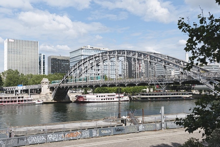 Un pont sur la seine